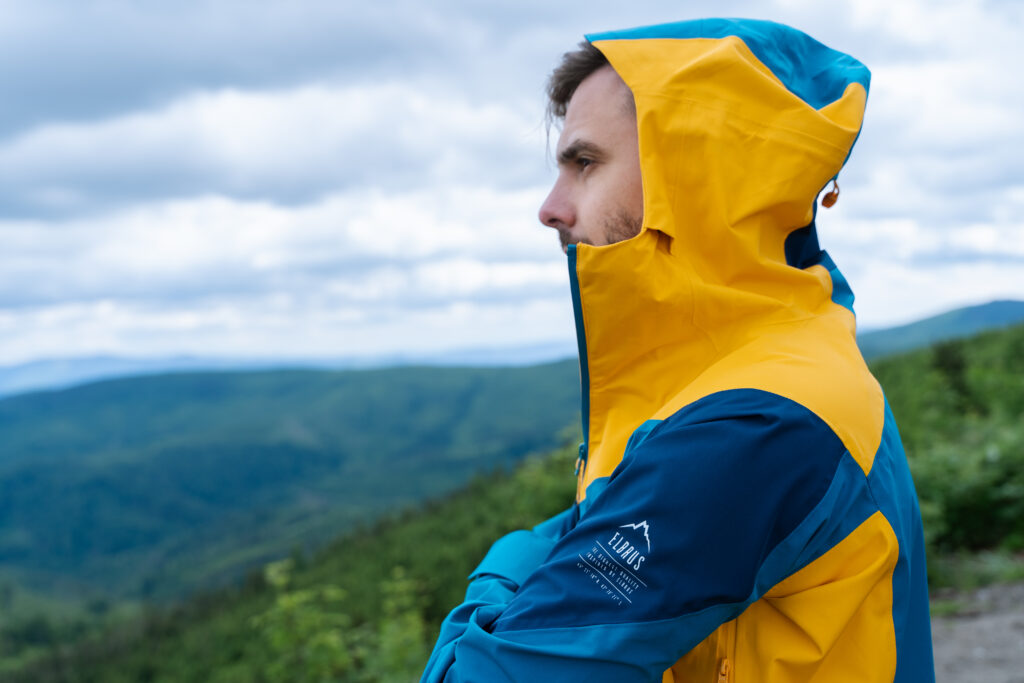 Wybieraj kurtki z powłoką DWR na wyprawy outdoorowe