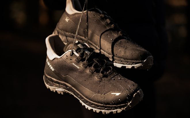 Buty z membrana są konieczne podczas wiosennej wędrówki